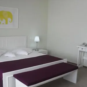 https://city-hotel-bucharest.bucharesthotelsnow.com